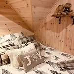 Сasa de vacaciones Dom Pod Lasem Z Prywatnym Basenem I Balia *