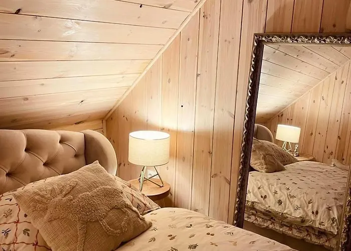 Dom Pod Lasem Z Prywatnym Basenem I Balia Дом отдыха *