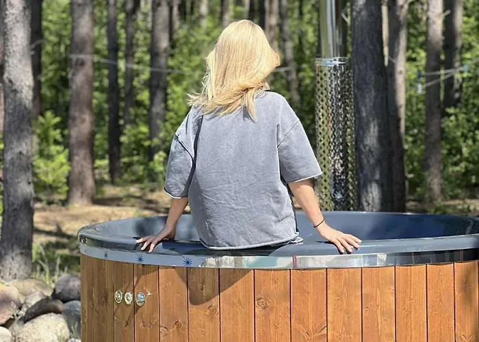 Dom Pod Lasem Z Prywatnym Basenem I Balia Дом отдыха *