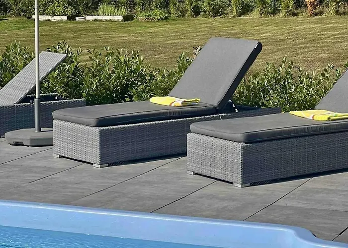 Dom Pod Lasem Z Prywatnym Basenem I Balia Дом отдыха Dominikowo