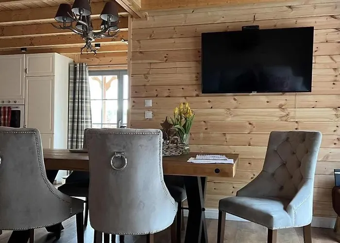 Dom Pod Lasem Z Prywatnym Basenem I Balia * Dominikowo